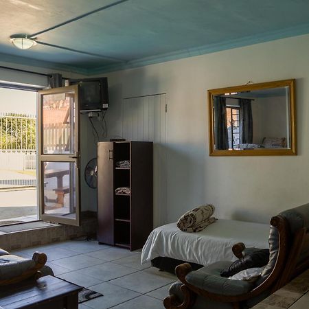 Tyday Accommodation พอร์ตเอลิซาเบธ ภายนอก รูปภาพ