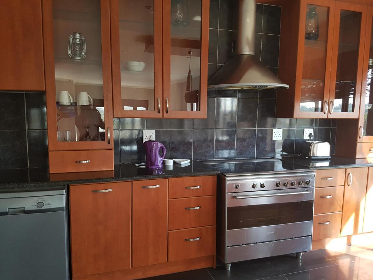 Tyday Accommodation พอร์ตเอลิซาเบธ ภายนอก รูปภาพ