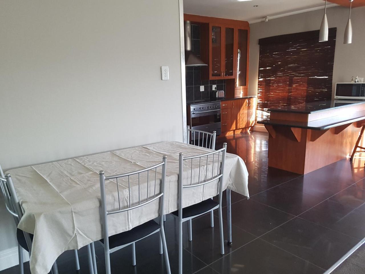 Tyday Accommodation พอร์ตเอลิซาเบธ ภายนอก รูปภาพ